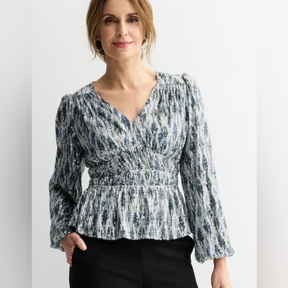Kohls Farmers Market sequin v neck top small NWT